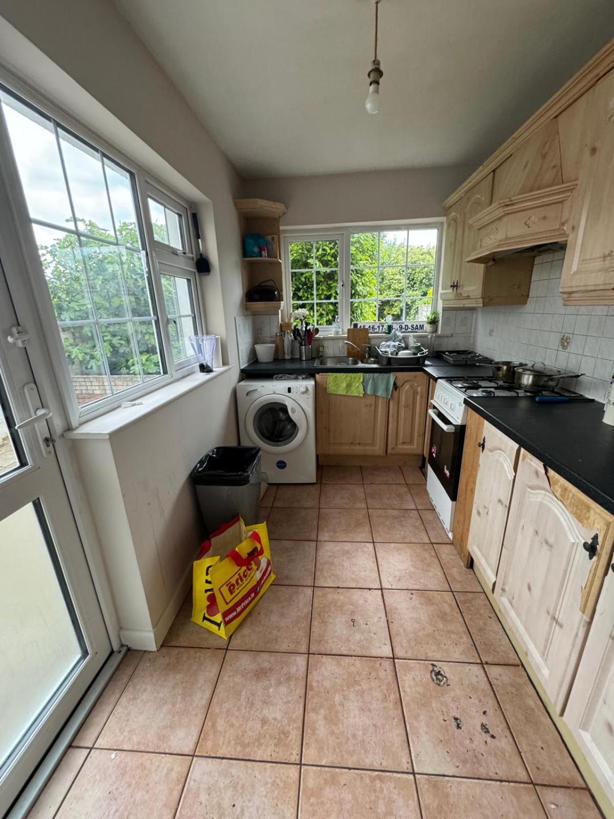 Nice Double Room Near Omni Shopping Dublín Exterior foto